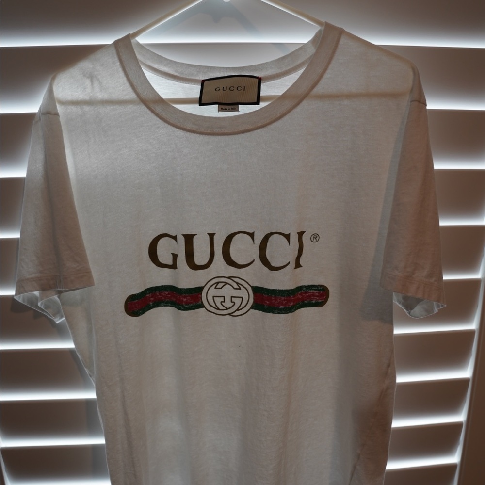 Gucci T-shirt size medium